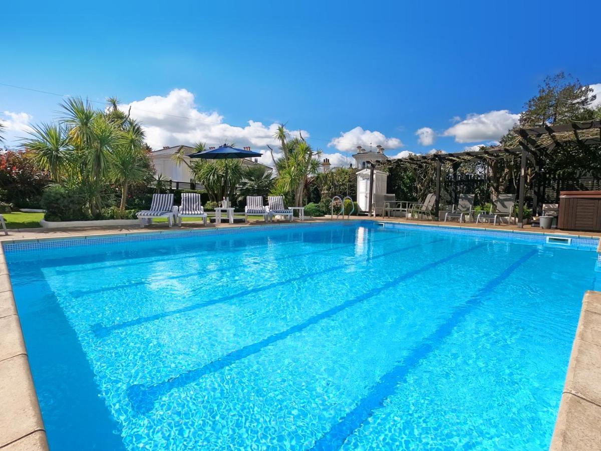 טורקוואי Riviera Lodge Hotel מראה חיצוני תמונה