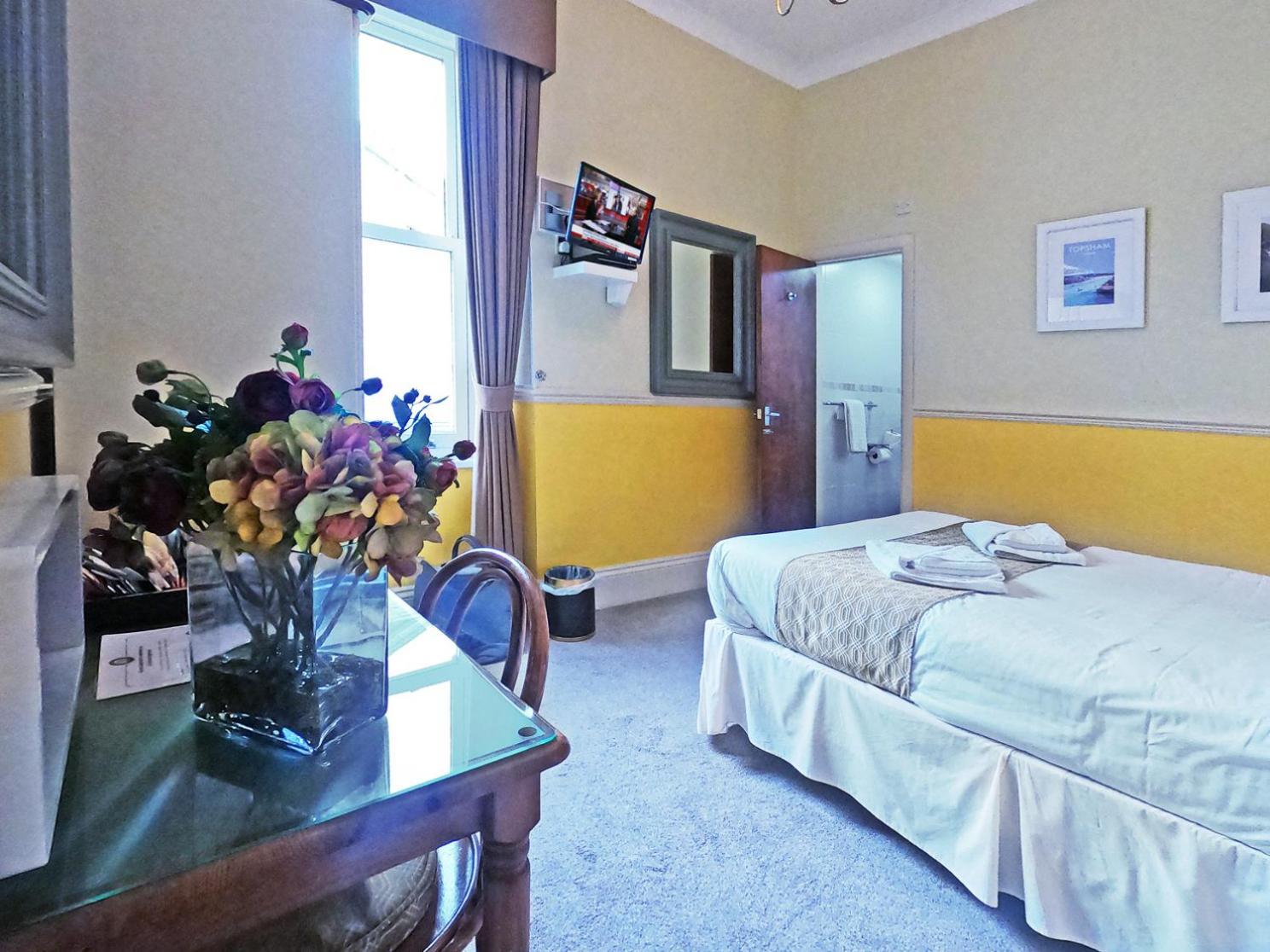 טורקוואי Riviera Lodge Hotel מראה חיצוני תמונה