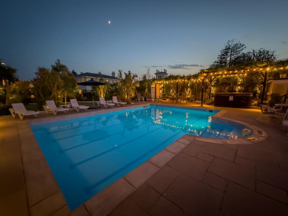 טורקוואי Riviera Lodge Hotel מראה חיצוני תמונה