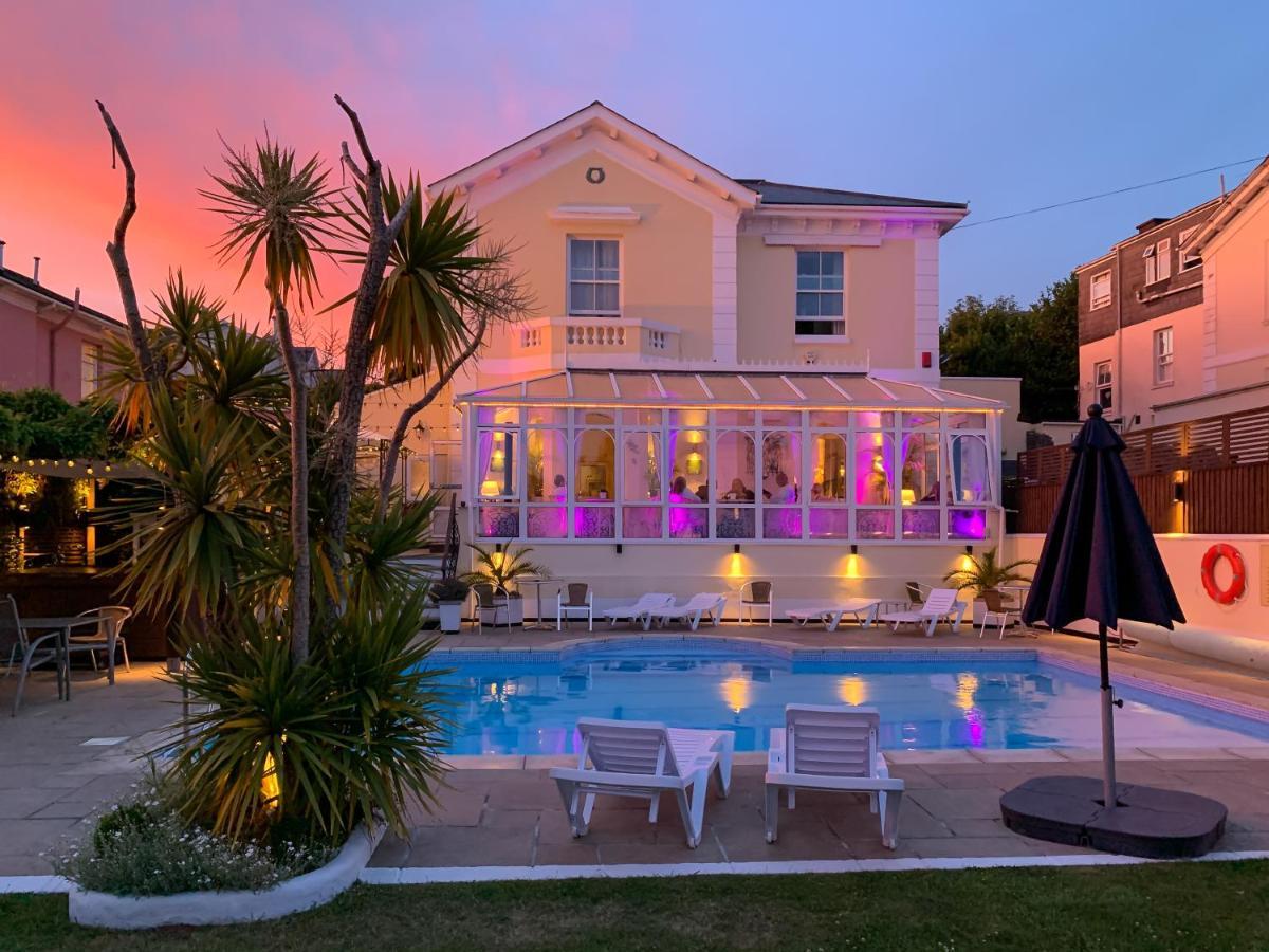 טורקוואי Riviera Lodge Hotel מראה חיצוני תמונה