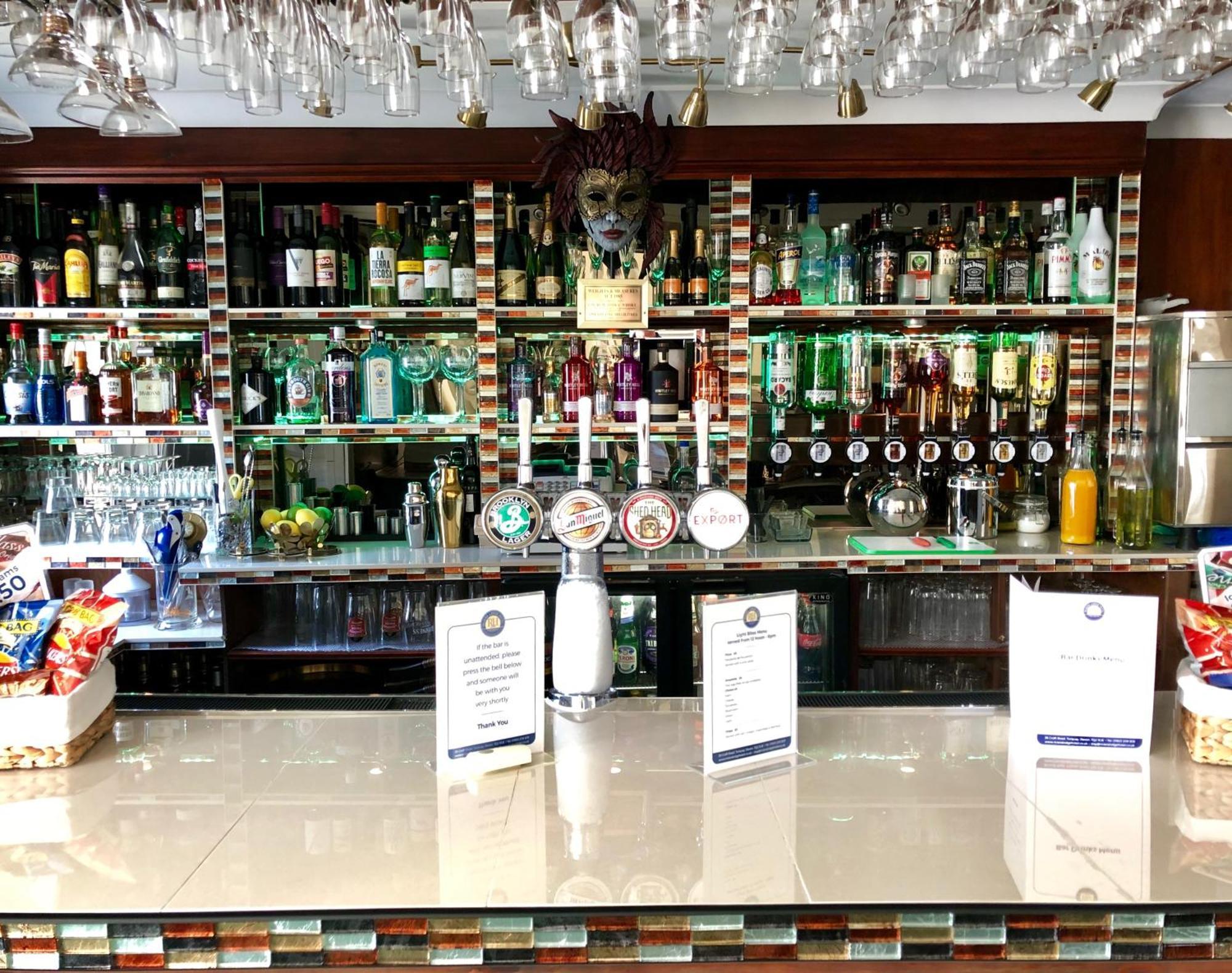 טורקוואי Riviera Lodge Hotel מראה חיצוני תמונה